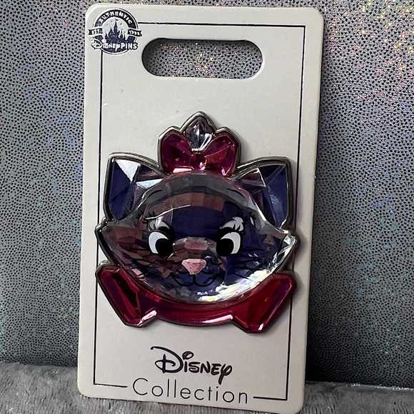 Disney Jewelry - Disney pin Marie crystal jewel rhinestone diamond 💎 pink silver movie collect